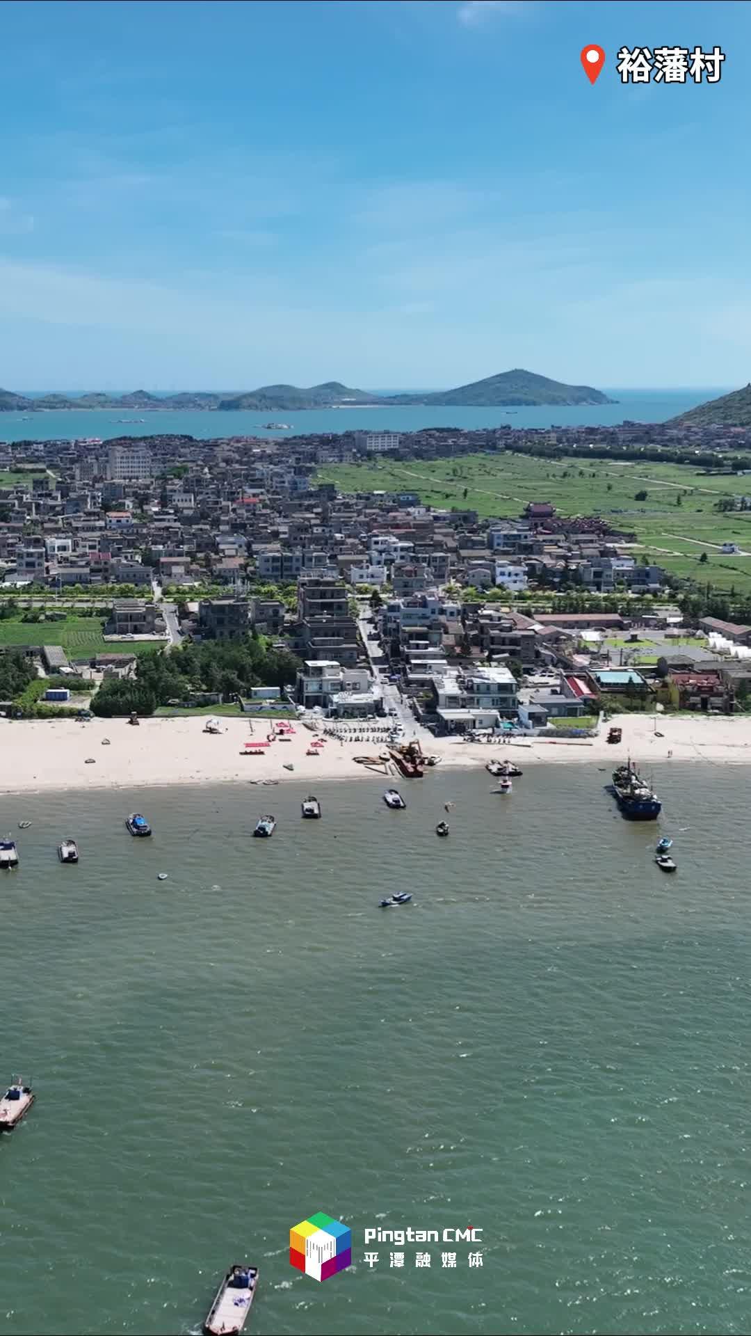 當燈塔遇見黃昏，浪漫開始生長