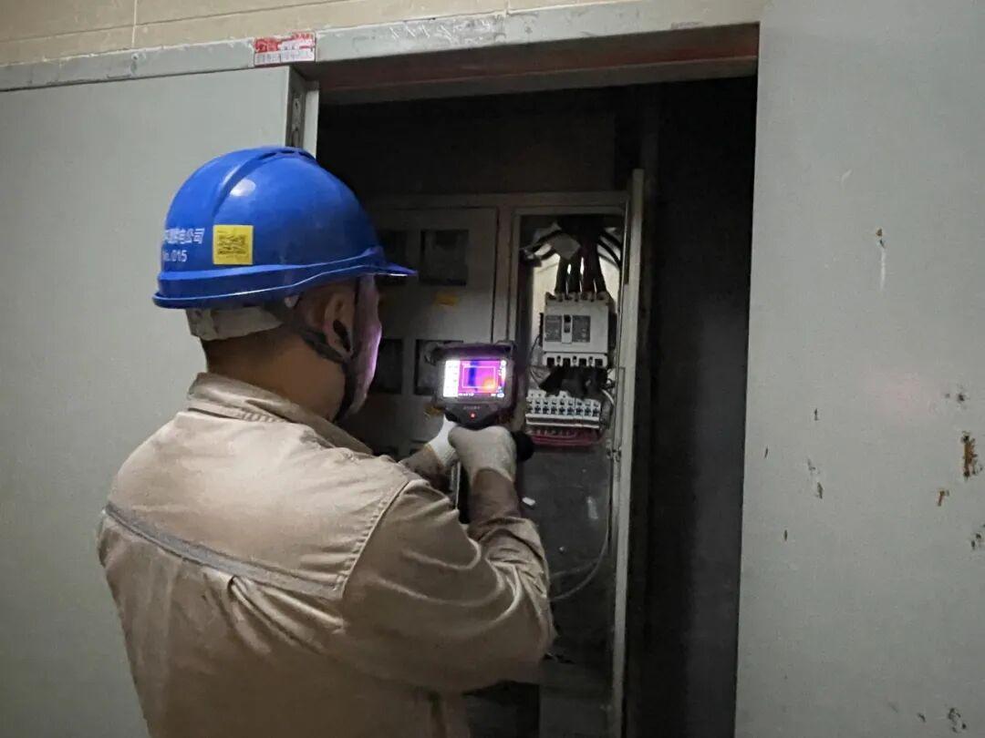 安全生產(chǎn) | 精準(zhǔn)“把脈” 擰緊安置小區(qū)用電“安全閥”