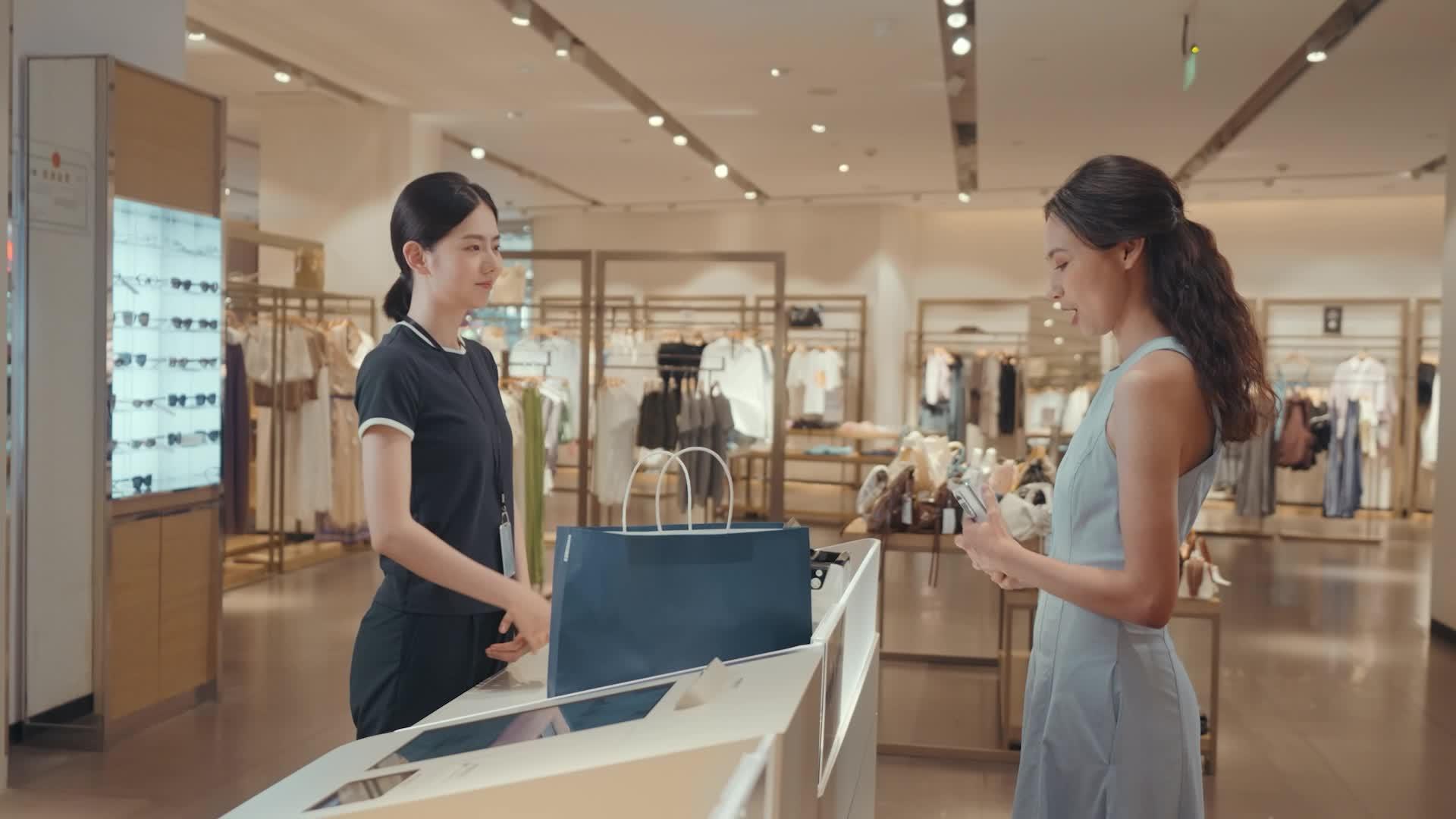 稅務公益廣告 | 購物消費，請您主動索要發票